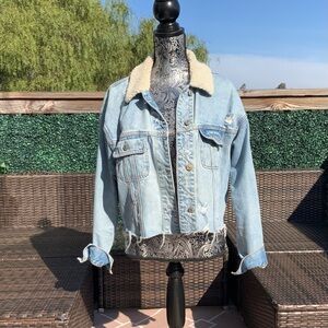 Abercrombie & Fitch Cropped Distressed Denim Trucker Jacket Sherpa Collar Size L